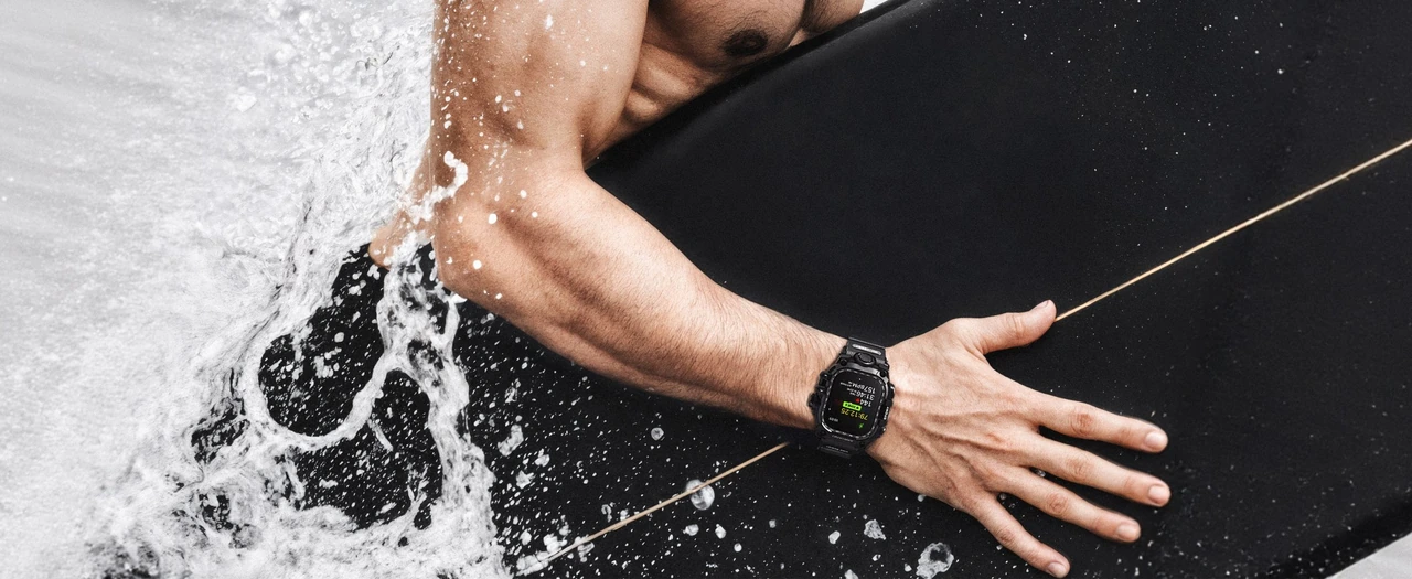 AMBAND M3 rugged Apple Watch case in motion